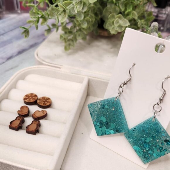 Winter Themed Earrings - Picture 2 of 6